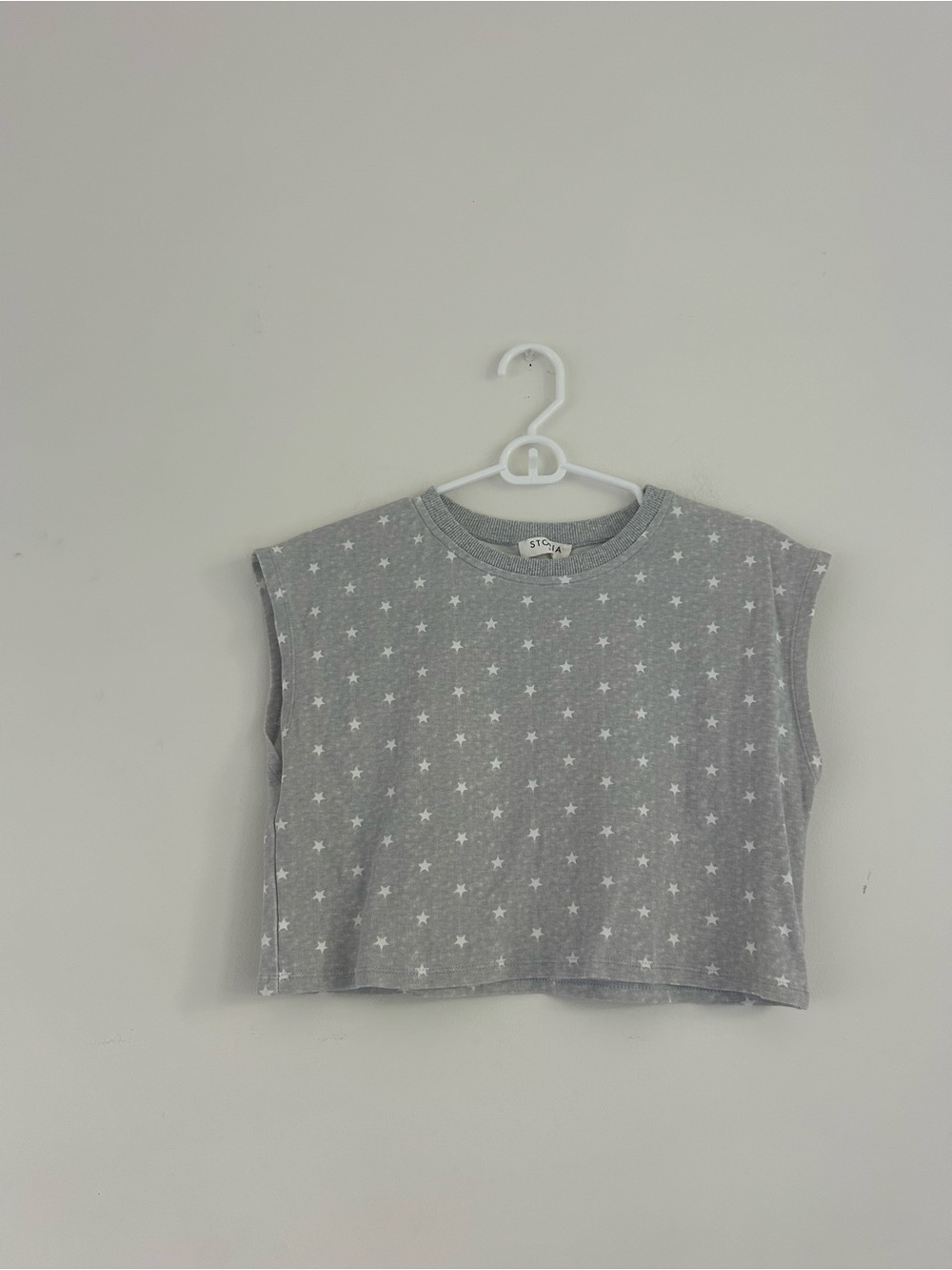 Storia Gray Star Print Sleeveless Top